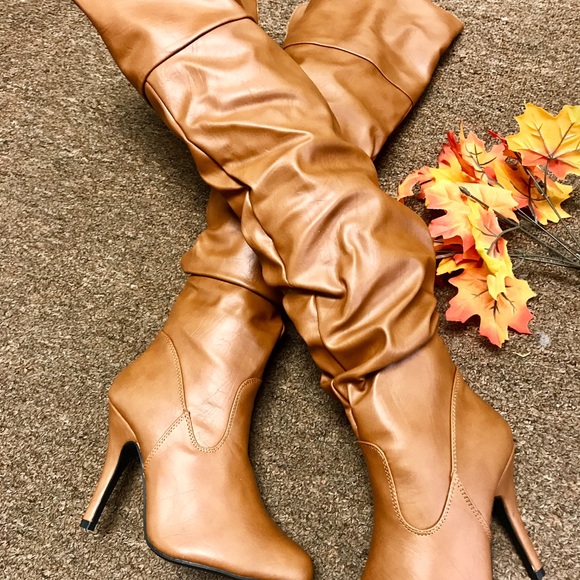 Over-the-knee camel boot - Picture 3 of 3